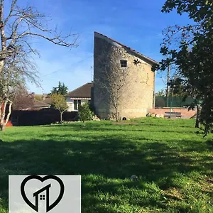 Hébergement de vacances La Tour Yselda, Saint-Pourçain-sur-Sioule